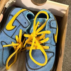 Nike Kids Sneakers in Blue with Yellow Accents